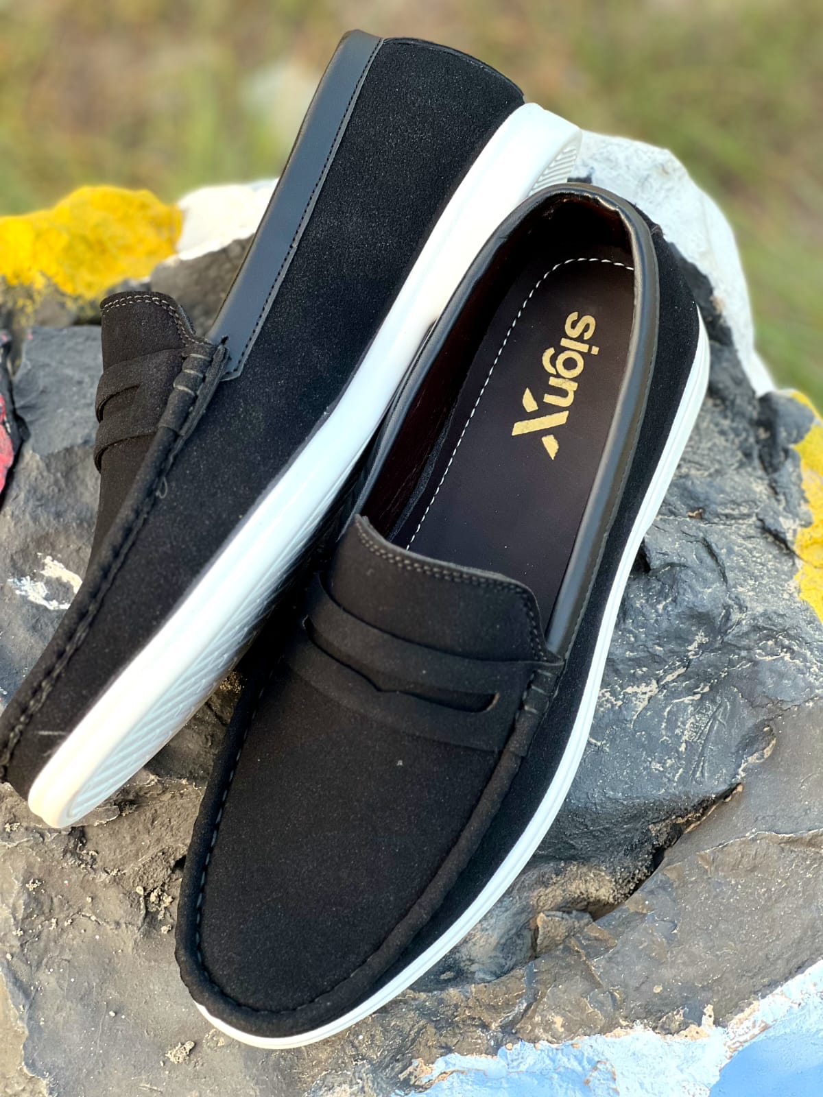 White Sole Chari Leather Black