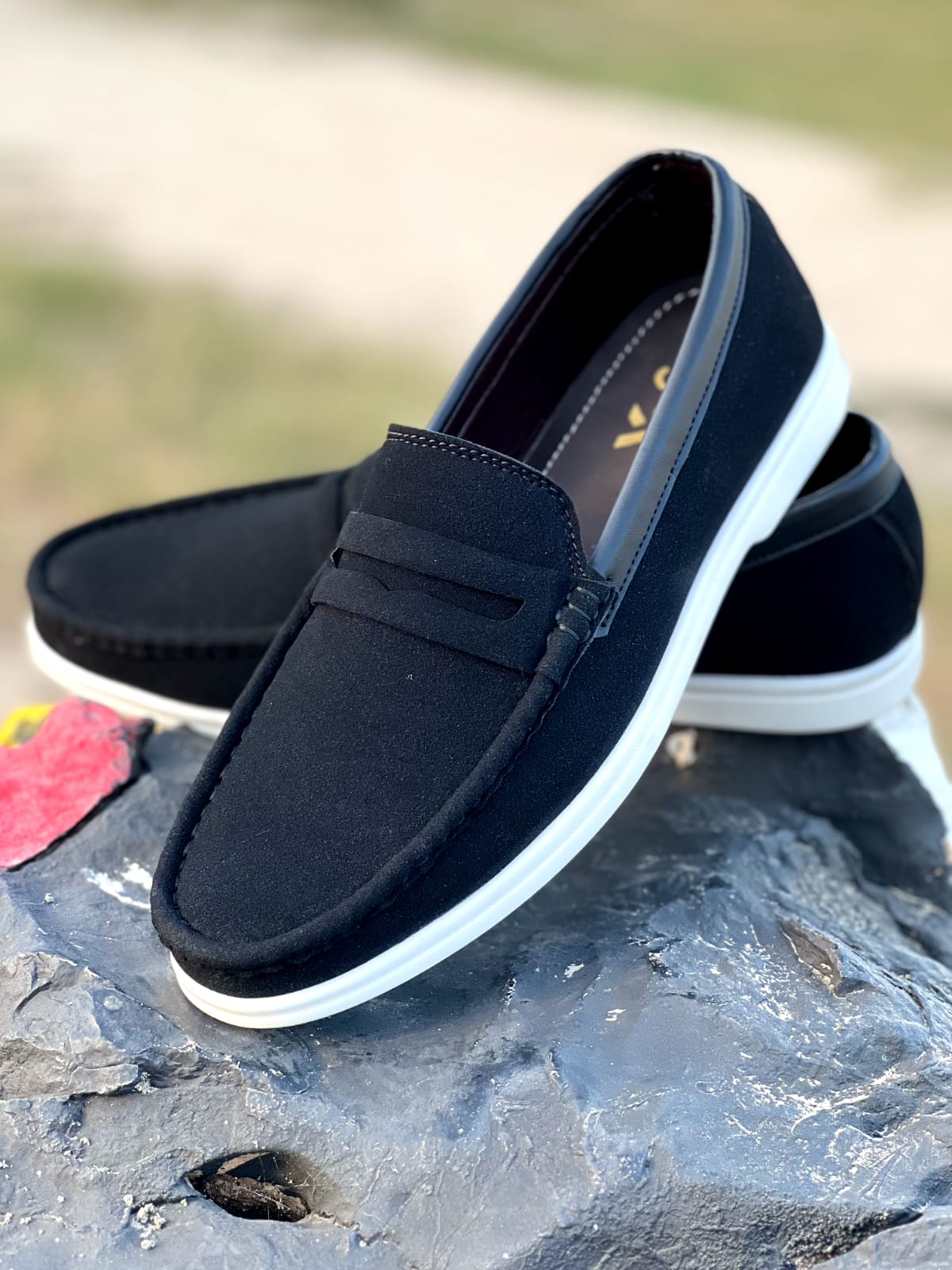 White Sole Chari Leather Black